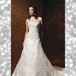 NWT Bonny Bridal Lace A Line Wedding Gown 8806
